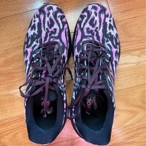 BROOKS running shoes. Size 10.